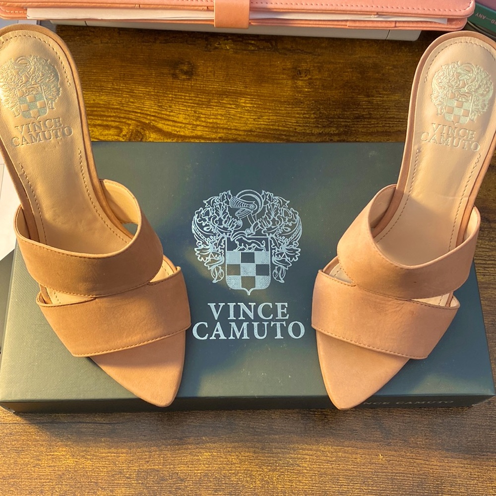 Never worn tan kitten heels
